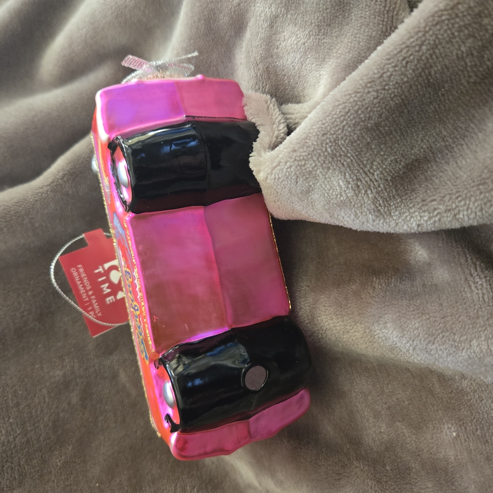 🔥 2/$9 or 3/$13  Pink Surfing Van Ornament - Picture 5 of 6